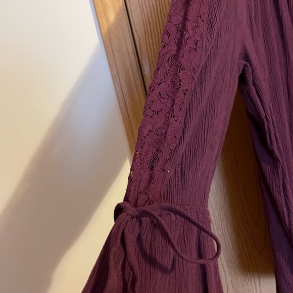 Tunic top with detailed sleeves with lace - Picture 3 of 8